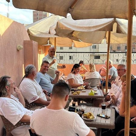 Pyramids Road Guest House Cozy Rooms And Rooftop Breakfast With The Pyramids View Nazlet el-Sîsi Εξωτερικό φωτογραφία