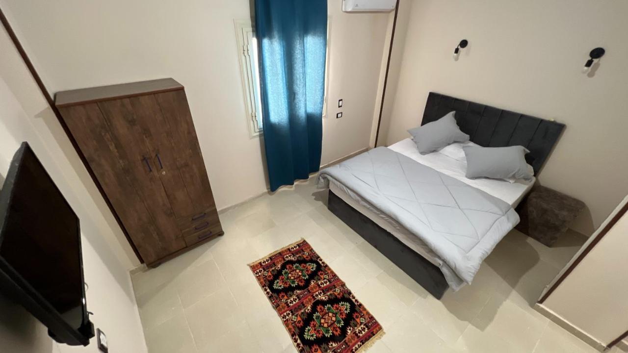 Pyramids Road Guest House Cozy Rooms And Rooftop Breakfast With The Pyramids View Nazlet el-Sîsi Εξωτερικό φωτογραφία