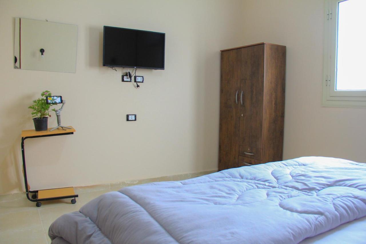 Pyramids Road Guest House Cozy Rooms And Rooftop Breakfast With The Pyramids View Nazlet el-Sîsi Εξωτερικό φωτογραφία
