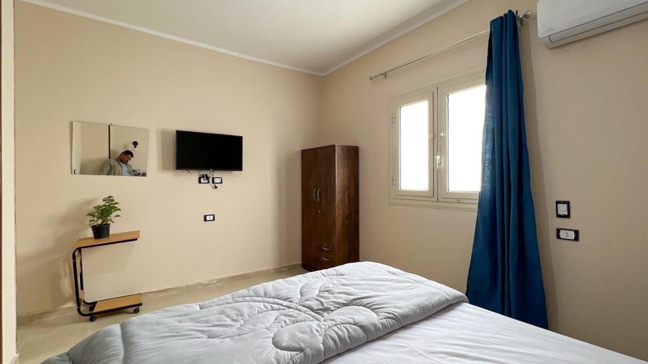 Pyramids Road Guest House Cozy Rooms And Rooftop Breakfast With The Pyramids View Nazlet el-Sîsi Εξωτερικό φωτογραφία