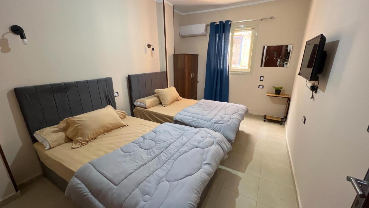 Pyramids Road Guest House Cozy Rooms And Rooftop Breakfast With The Pyramids View Nazlet el-Sîsi Εξωτερικό φωτογραφία