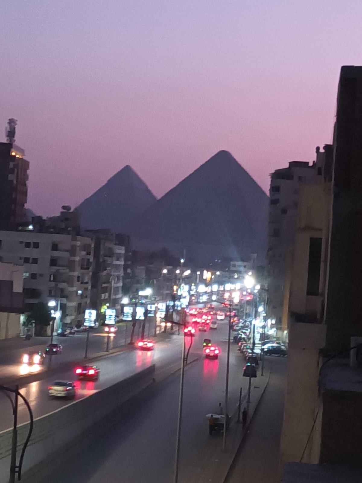 Pyramids Road Guest House Cozy Rooms And Rooftop Breakfast With The Pyramids View Nazlet el-Sîsi Εξωτερικό φωτογραφία