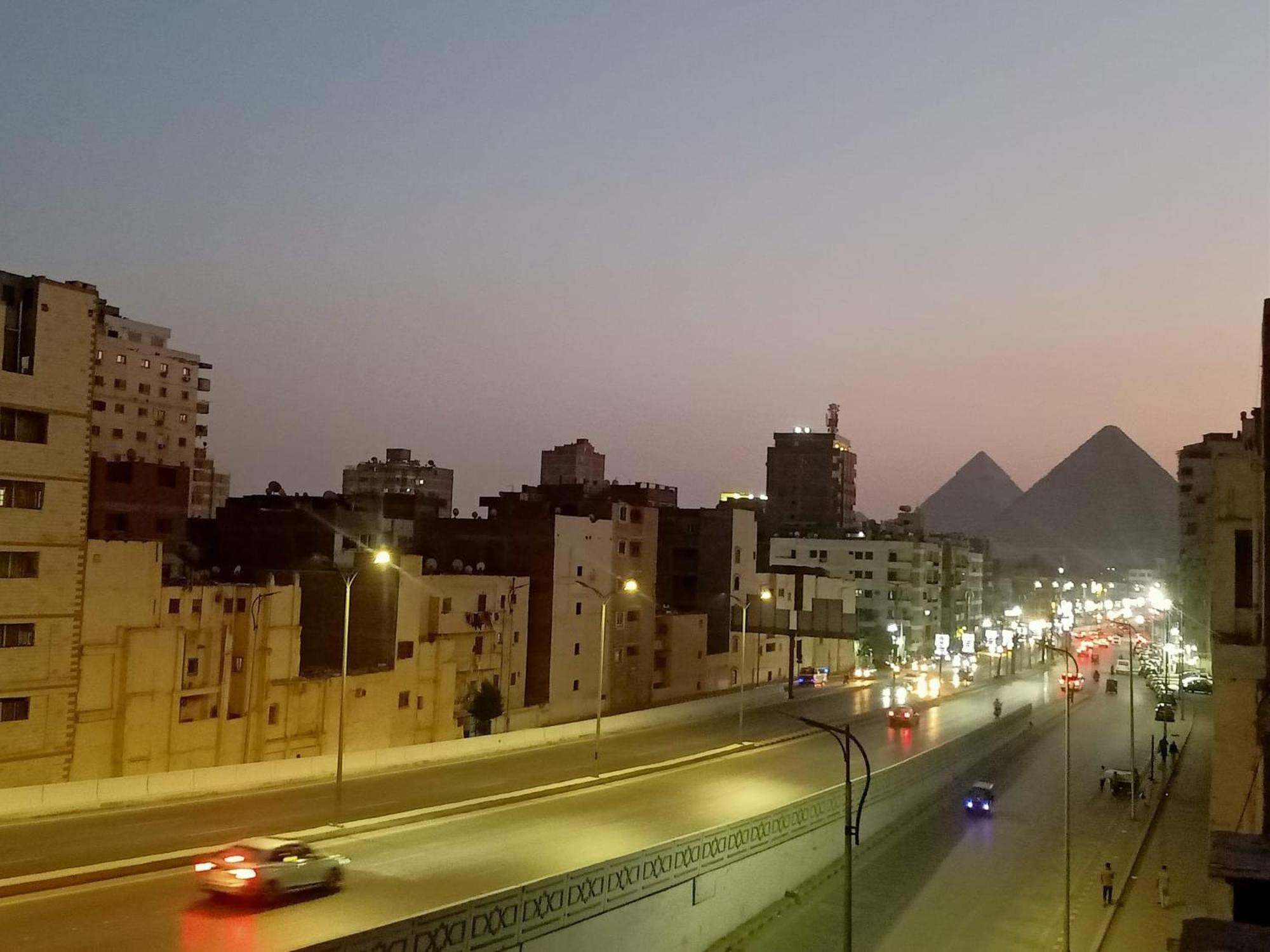 Pyramids Road Guest House Cozy Rooms And Rooftop Breakfast With The Pyramids View Nazlet el-Sîsi Εξωτερικό φωτογραφία