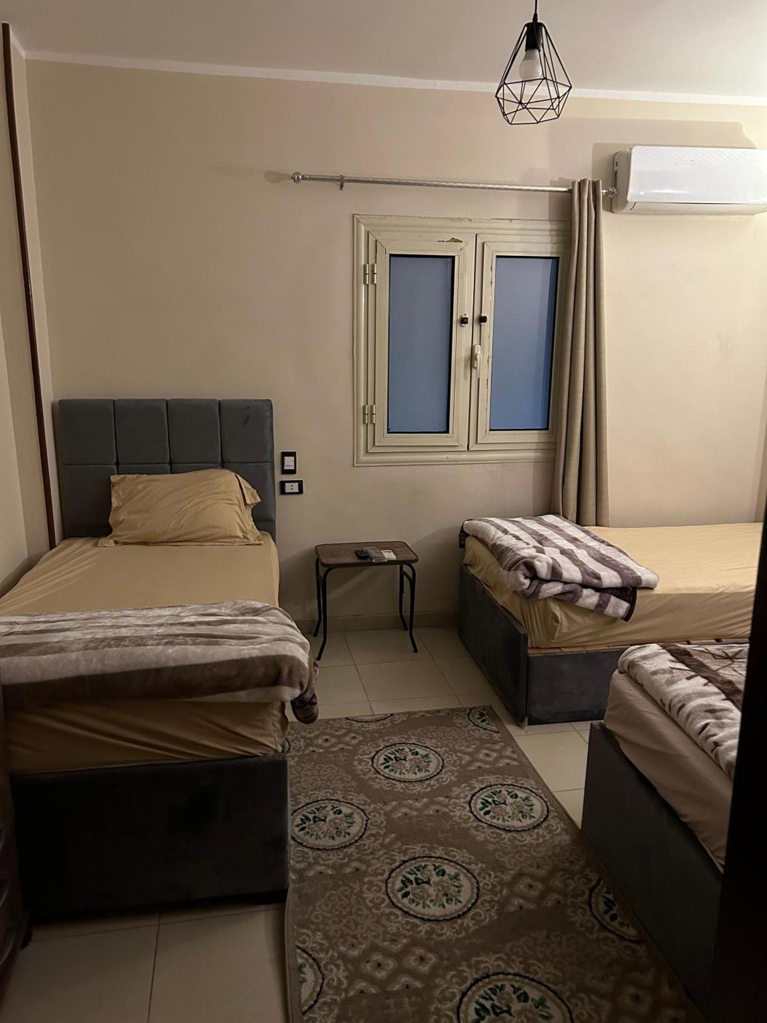 Pyramids Road Guest House Cozy Rooms And Rooftop Breakfast With The Pyramids View Nazlet el-Sîsi Εξωτερικό φωτογραφία