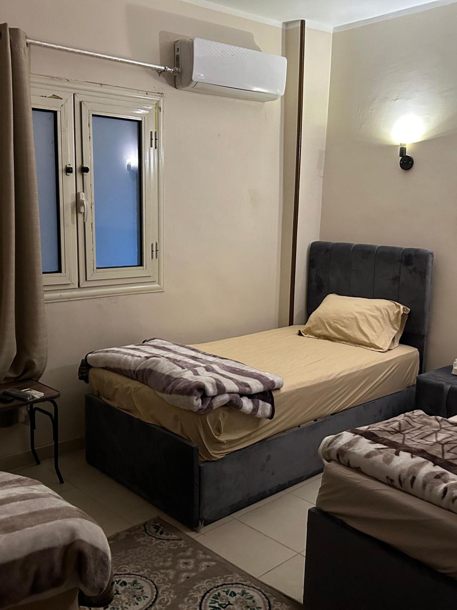 Pyramids Road Guest House Cozy Rooms And Rooftop Breakfast With The Pyramids View Nazlet el-Sîsi Εξωτερικό φωτογραφία