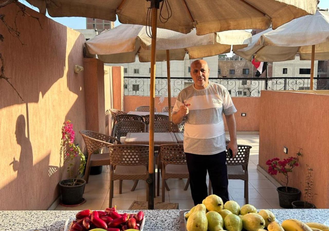Pyramids Road Guest House Cozy Rooms And Rooftop Breakfast With The Pyramids View Nazlet el-Sîsi Εξωτερικό φωτογραφία