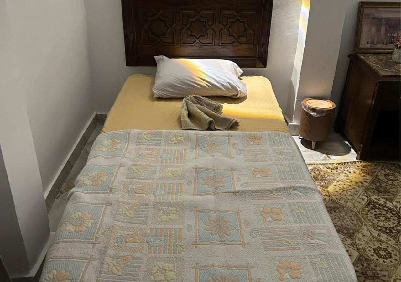 Pyramids Road Guest House Cozy Rooms And Rooftop Breakfast With The Pyramids View Nazlet el-Sîsi Εξωτερικό φωτογραφία